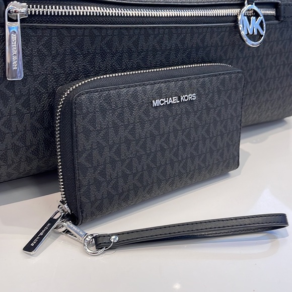 Michael Kors MK Signature Large Flat Multi-Function Phone Case Wallet Wristlet - Picture 14 of 16